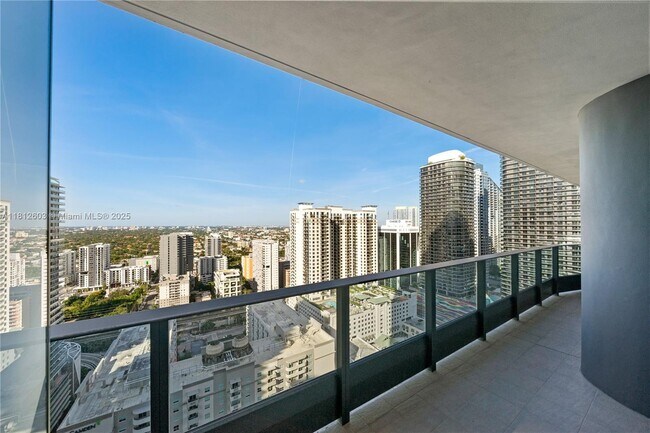 Building Photo - 1000 Brickell Plaza