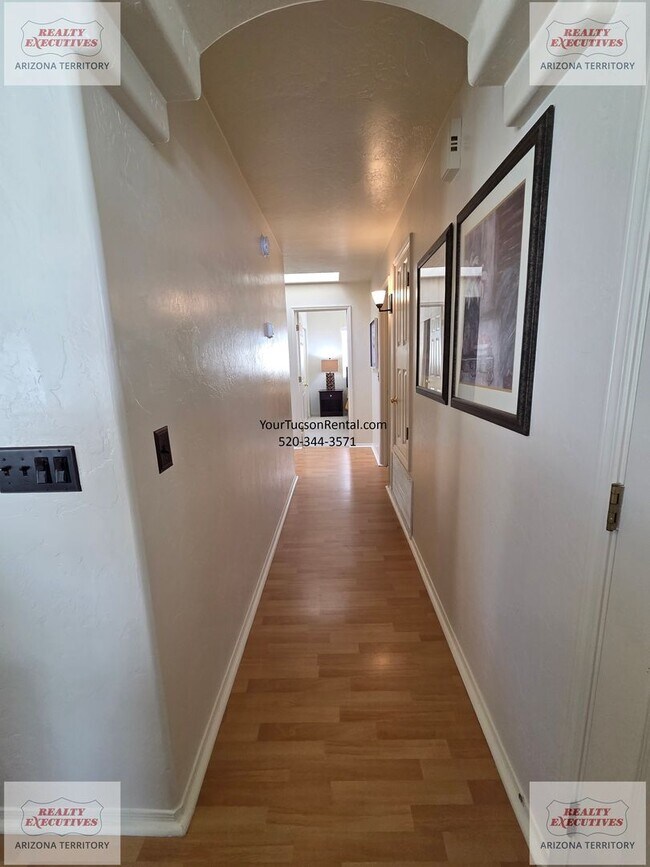 Building Photo - NE off Wrightstown & Pantano 3/2 with pool, patio and loads of upgrades