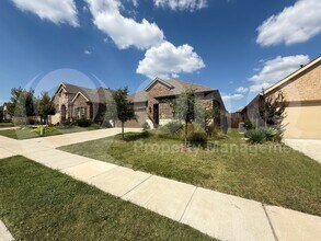 Building Photo - 4124 Ellinger Dr