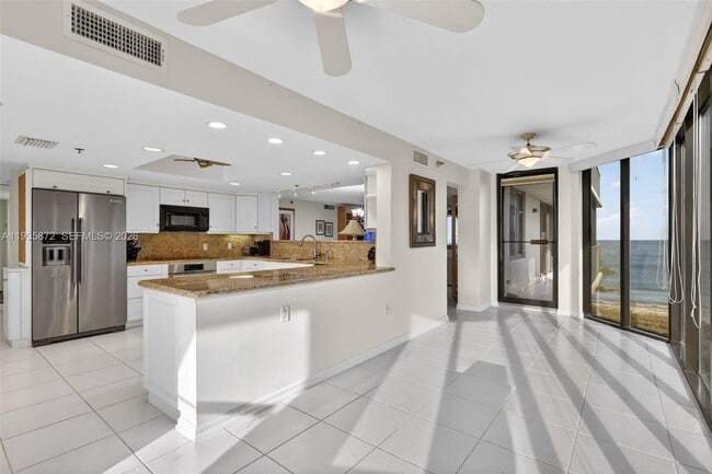 Building Photo - 4000 N Hwy A1A