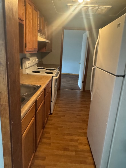 Building Photo - 750 Bonham St