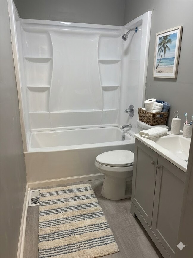 Building Photo - 1453 Diplomat Ln