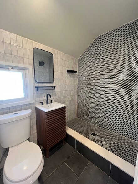 Bathroom - 1380 E 43rd St