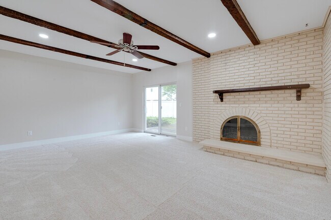 Building Photo - 5806 Wedgewood Rd
