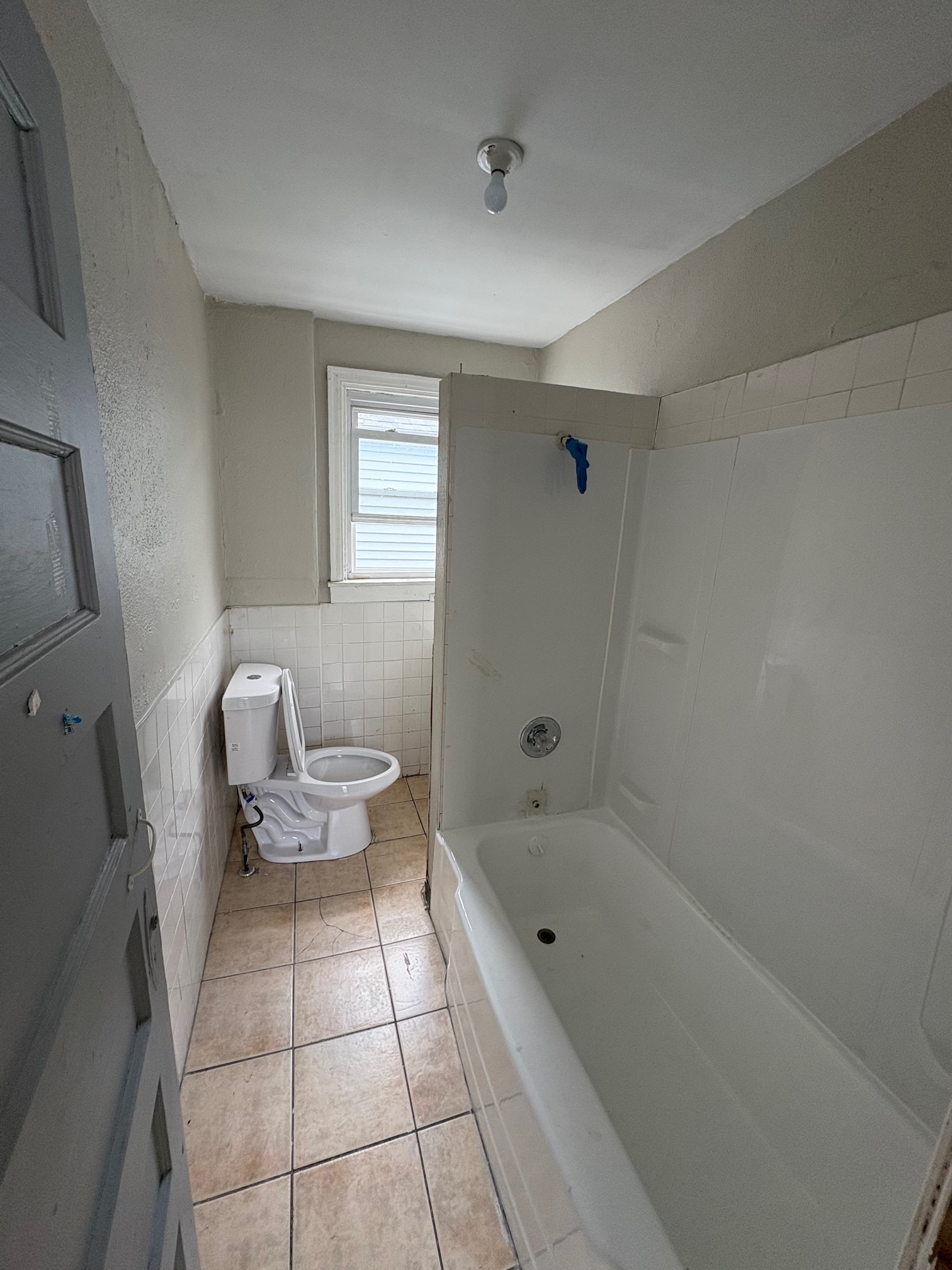 Building Photo - 207 Dunseith St