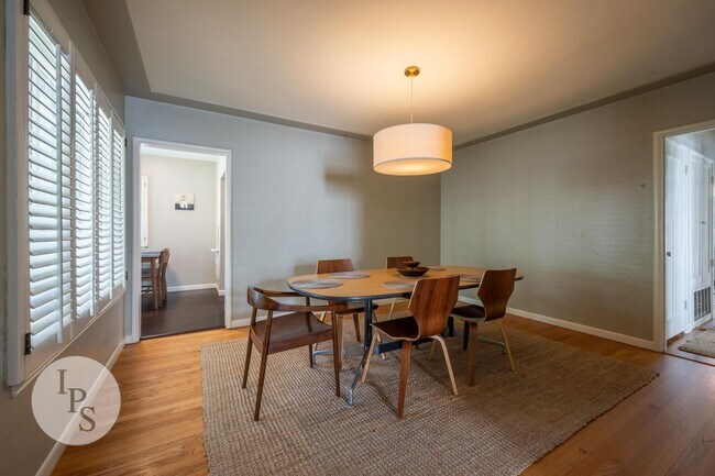 Building Photo - Beautifully Updated Fresno High Home - Walkable to Gazebo Gardens, 3BR/1BA, Partially Furnished