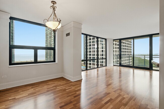 Building Photo - 201 N Westshore Dr