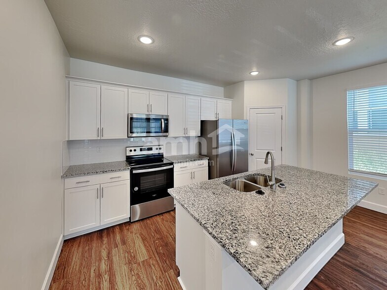 Building Photo - 11138 S Seagrass Dr