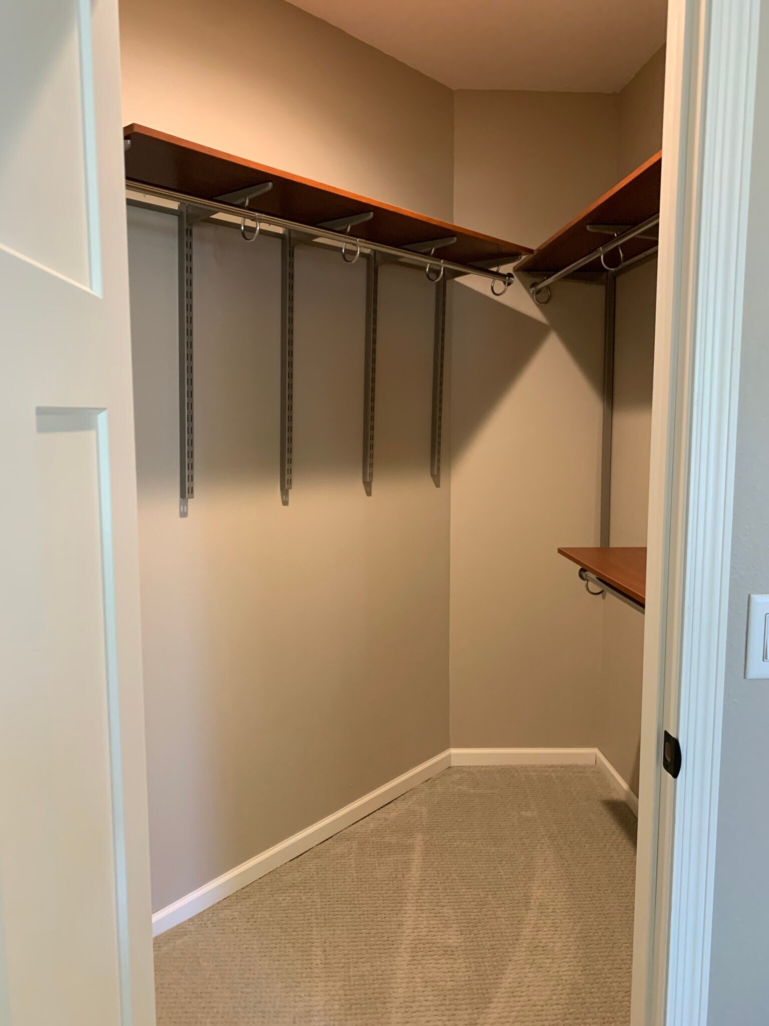 Building Photo - 465 W 5th St