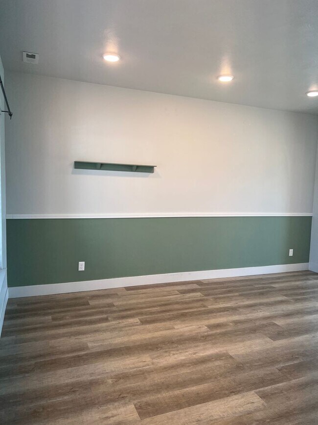 Building Photo - Beautiful 4 bed 2.5 bath home in the desirable Summerfield Subdivision