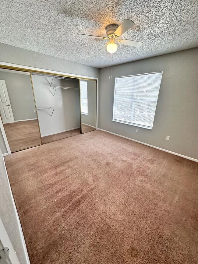 Building Photo - **For Sale** Images Circle Unit 207