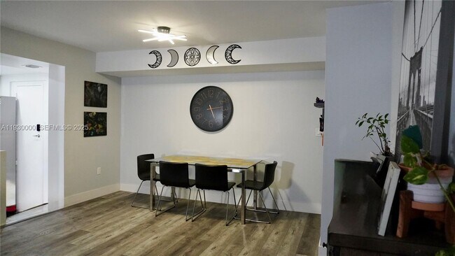 Building Photo - 1833 S Ocean Dr