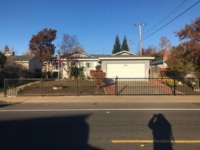 Building Photo - Clean Neat 3 Bedroom 2 Bathroom 1008 sft Rancho Cordova Home for Lease.