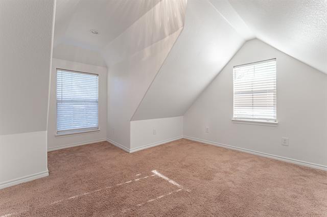 Building Photo - 210 Sendero Dr