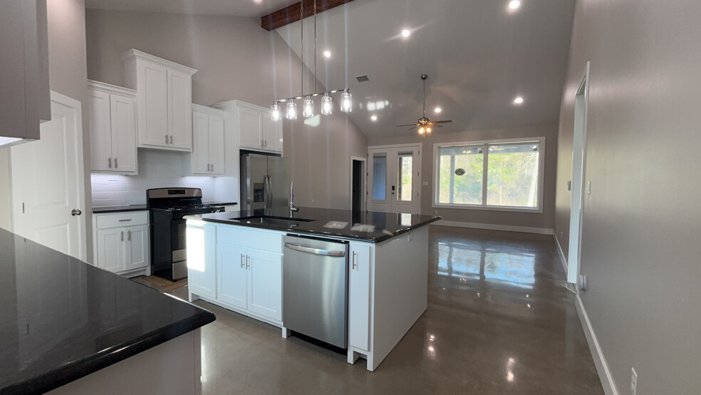 Building Photo - 12542 Vinson Cir