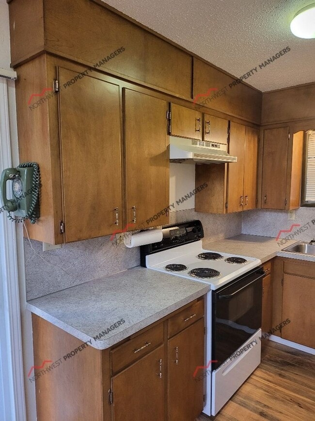Building Photo - 137 Baker Dr