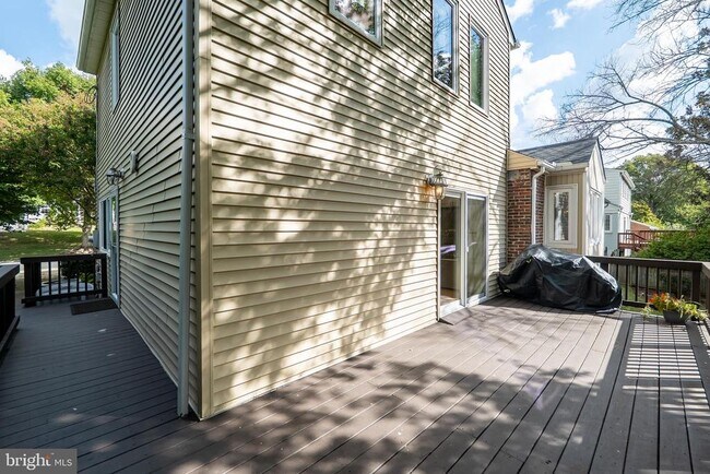 Building Photo - 4614 ROXBURY Dr
