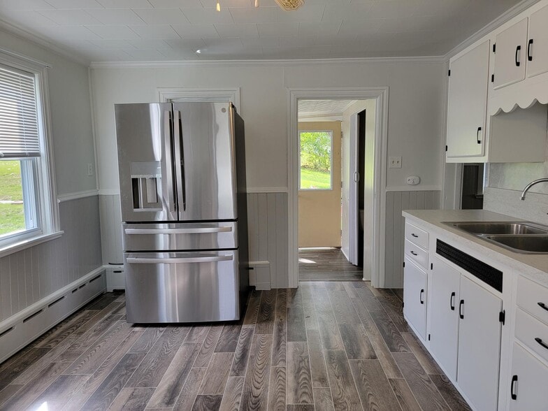 Building Photo - 124 Michters Rd