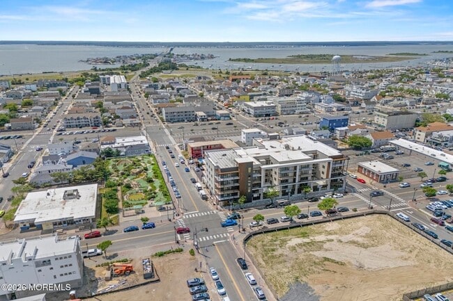 Building Photo - 401 Boulevard