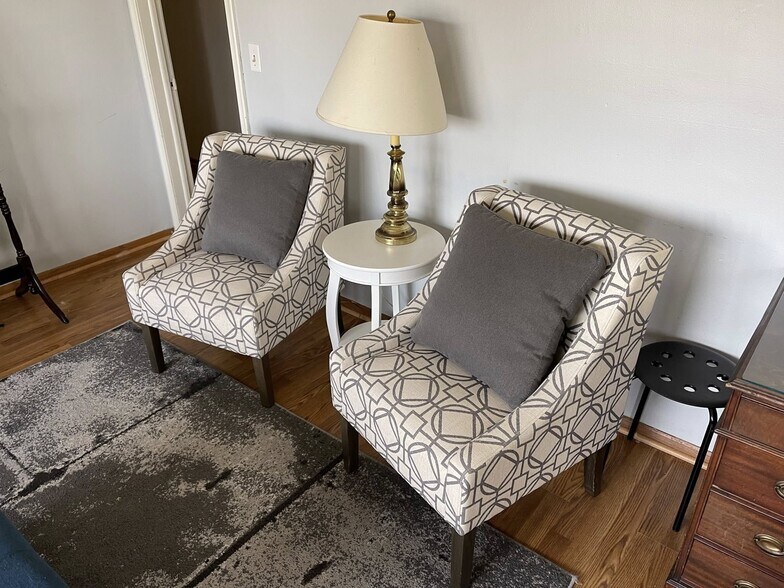 Building Photo - 5120 Hiawatha Ave