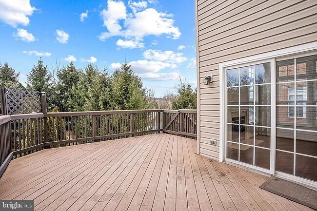 Building Photo - 24689 Siltstone Square