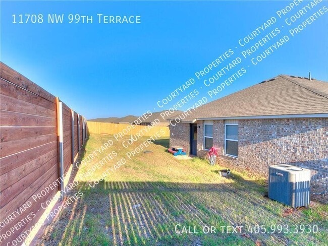 Building Photo - 11708 NW 99th Ter