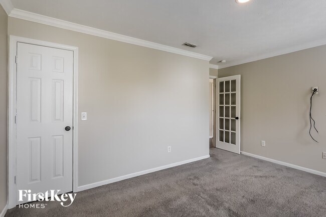 Building Photo - 10911 Jessie Cir
