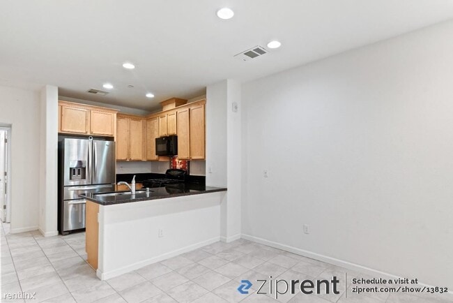 Building Photo - 3 br, 3 bath Condo - 311 Flinder Place, Sa...