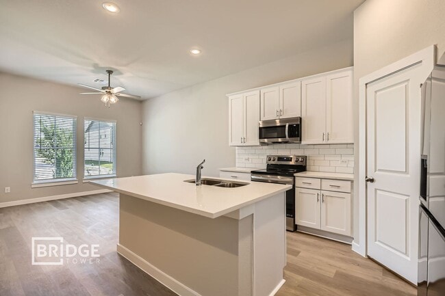 Building Photo - BALLSTON PLAN