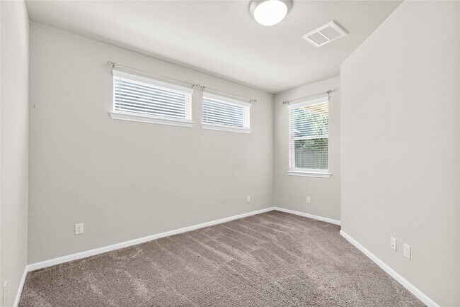 Building Photo - 16207 Northern Cardinal Ln