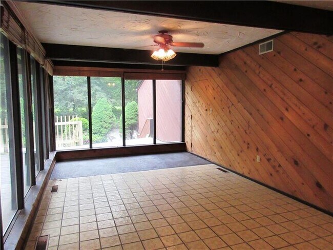 Building Photo - 830 Warrendale Bayne Rd