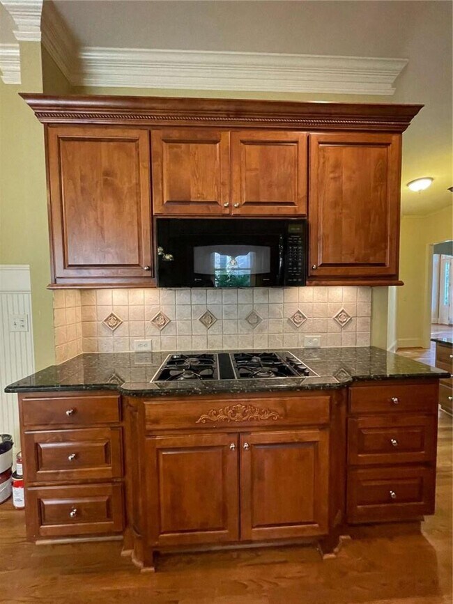 Building Photo - 1378 Greencrest Ct SW