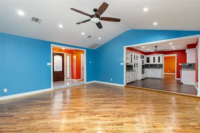 Building Photo - 425 Wolf Run Ct
