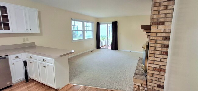 Building Photo - 3 Bedroom 2.5 Bathroom Available in Hummel...