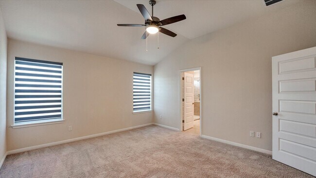 Building Photo - Redland Rd/281 Sienna Subdivision