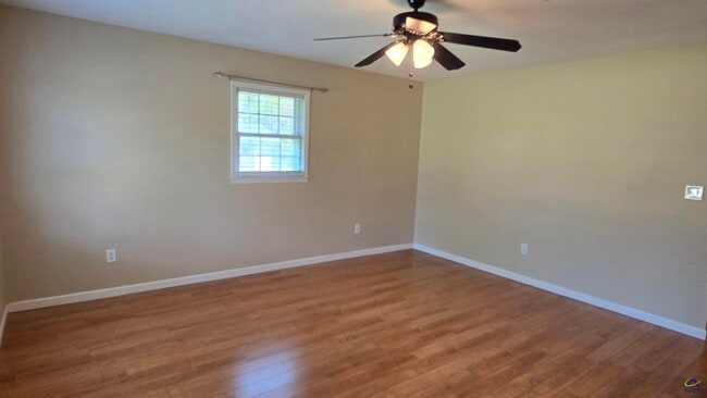 Building Photo - 106 Mason Dr