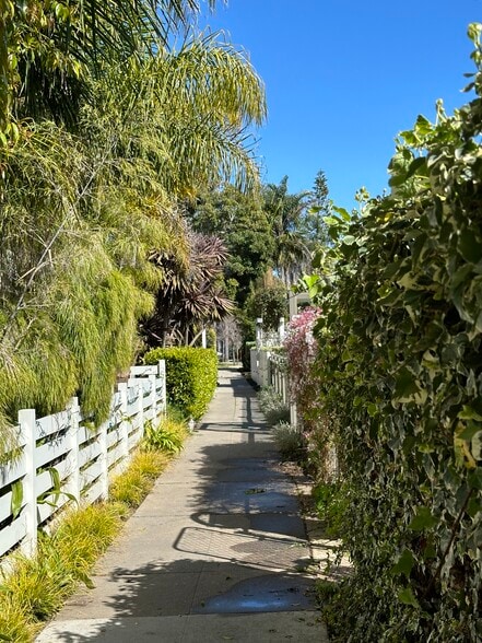 walk street - 1615 Shell Ave