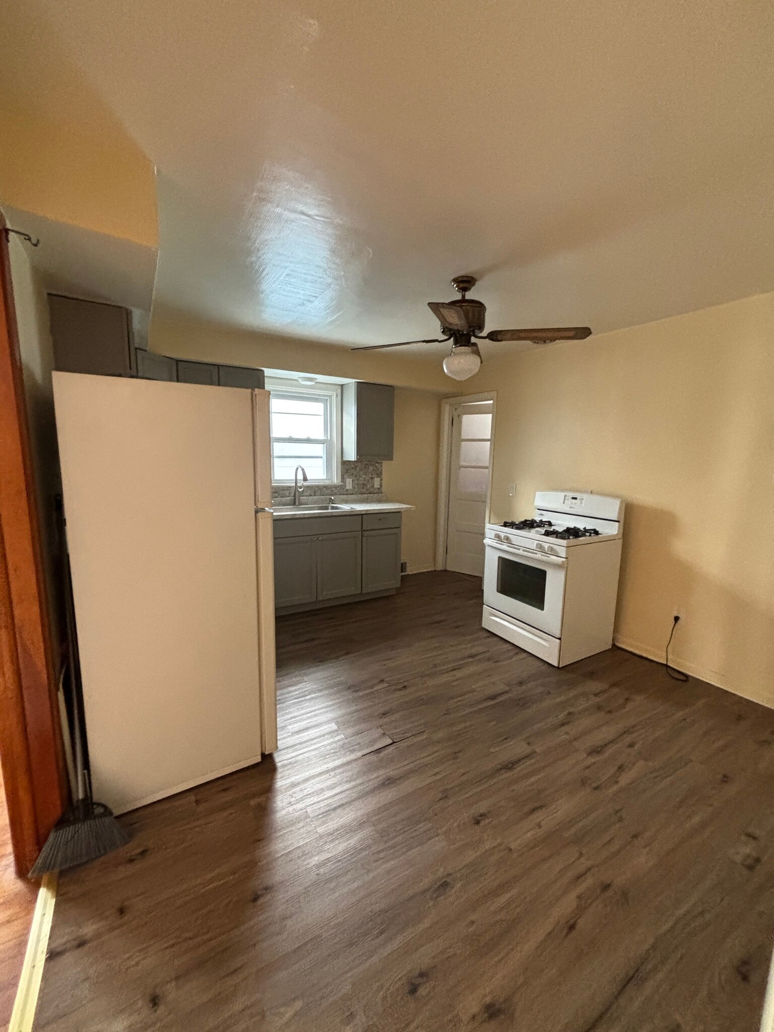 Building Photo - 162 Seminary Ave