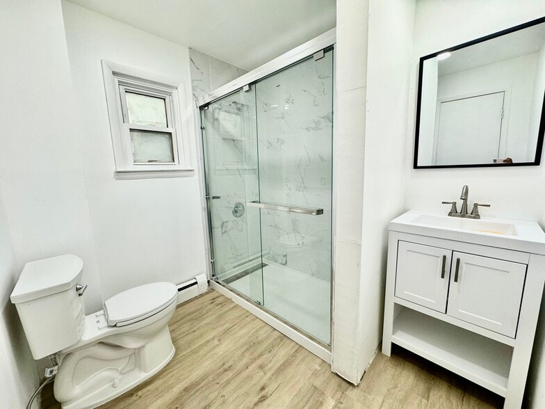 Full bath - 76 Greenville Ave