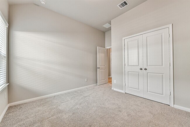 Building Photo - 3911 Sugardale St