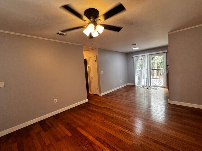 Building Photo - 358 John King Rd