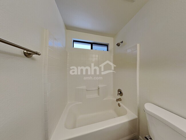 Building Photo - 3237 E Blackhawk Dr