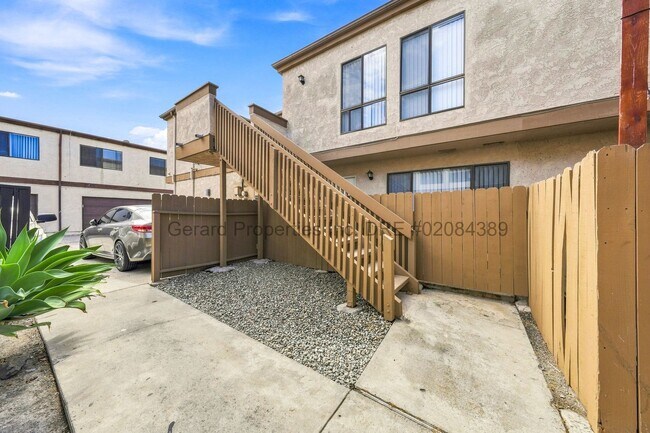 Building Photo - 16762 Viewpoint Ln