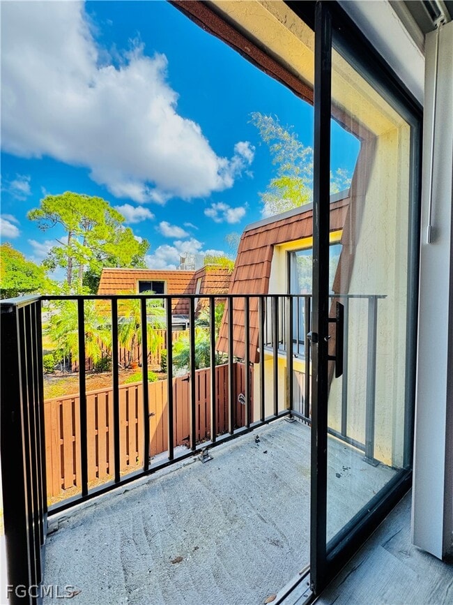 Building Photo - 5205 Cedarbend Dr