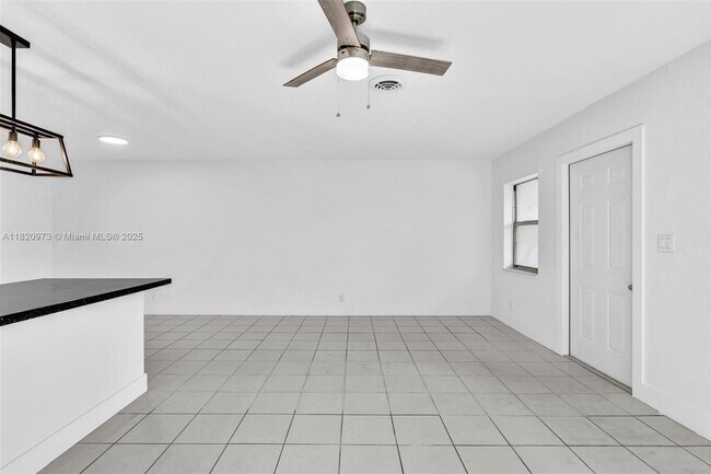 Building Photo - 1515-1517 NW 8th Ave