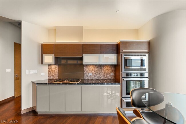 Building Photo - 3750 S Las Vegas Blvd