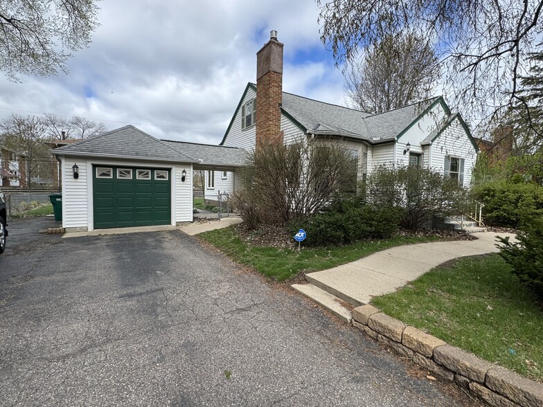 Primary Photo - 6324 Pillsbury Ave S