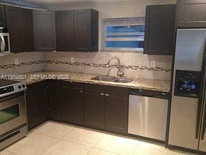 Building Photo - 5604 Hayes St