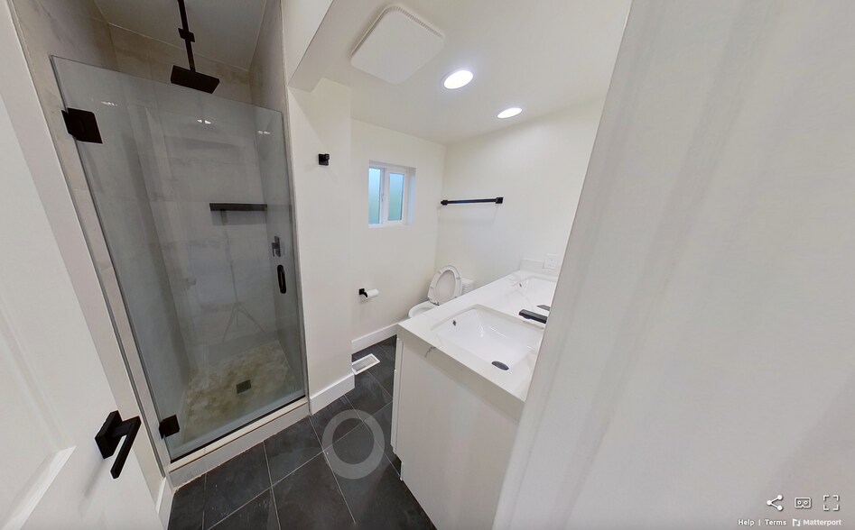 Building Photo - 2310 Haste St