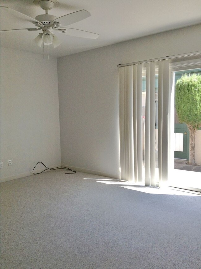 Building Photo - Lovely 3 Bedroom 2 Bath Single Story in Hollister